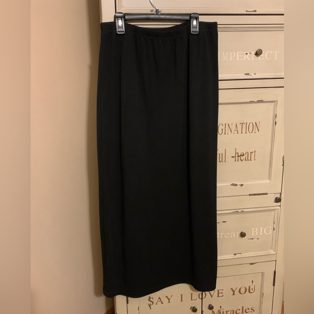 Nuggles black maxi 34 in long